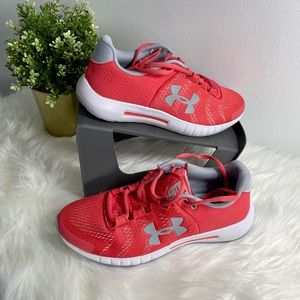 Under Armour ladies runners size 6.5